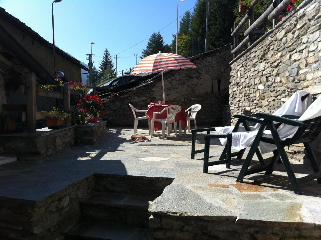La Placette - Albergo Diffuso E Trattoria Usseaux Habitación foto
